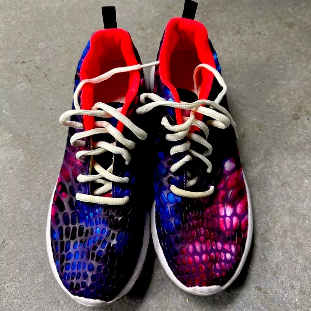 Woman’s Shoes Size 6.5